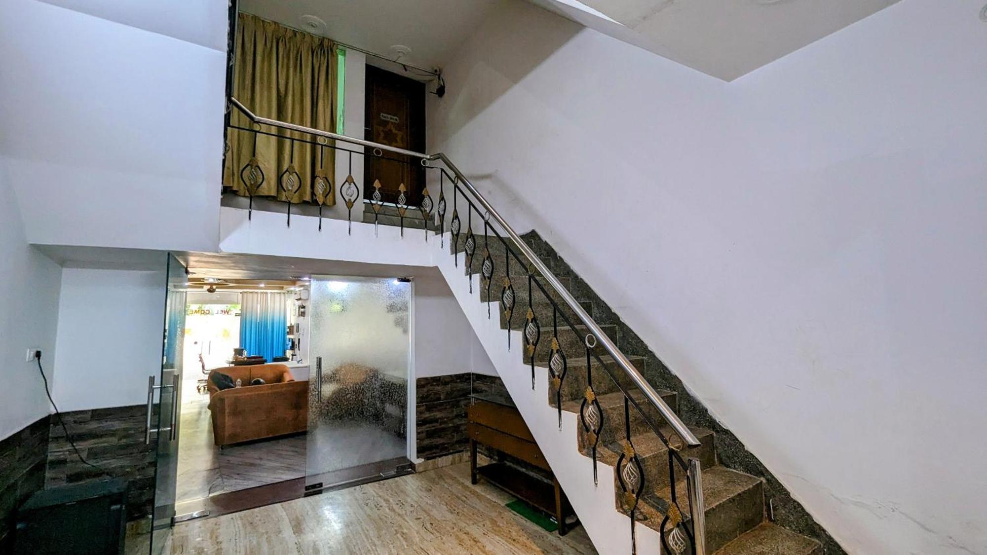 Hotel Lecston @Yashobhoomi Dwarka Sector - 25 Metro Station دلهي المظهر الخارجي الصورة
