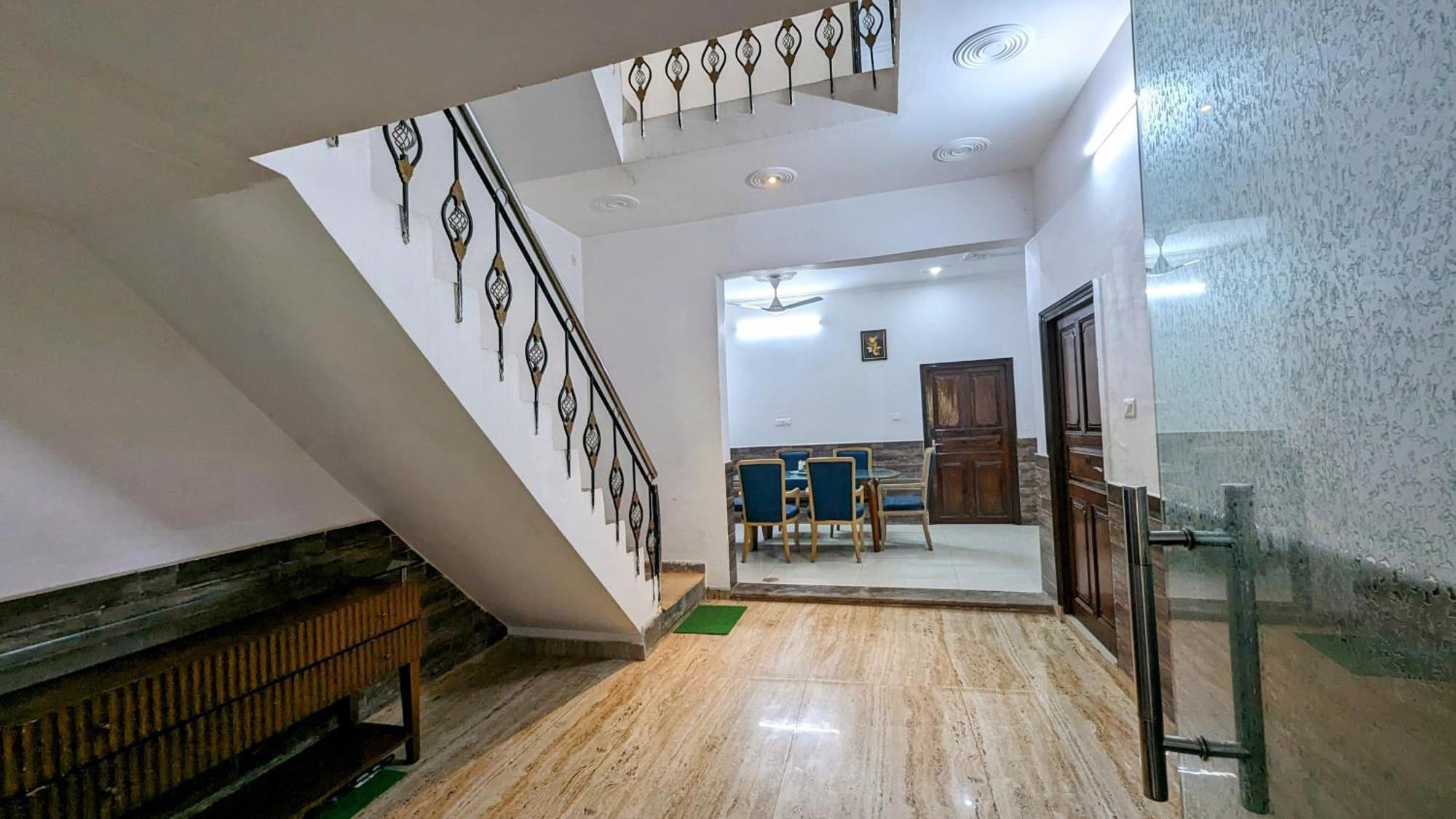 Hotel Lecston @Yashobhoomi Dwarka Sector - 25 Metro Station دلهي المظهر الخارجي الصورة