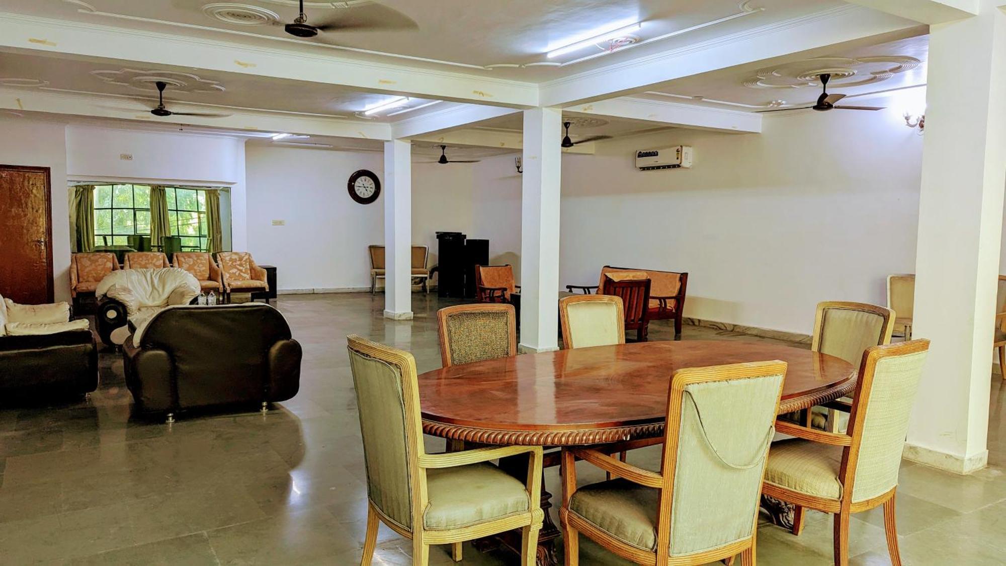 Hotel Lecston @Yashobhoomi Dwarka Sector - 25 Metro Station دلهي المظهر الخارجي الصورة