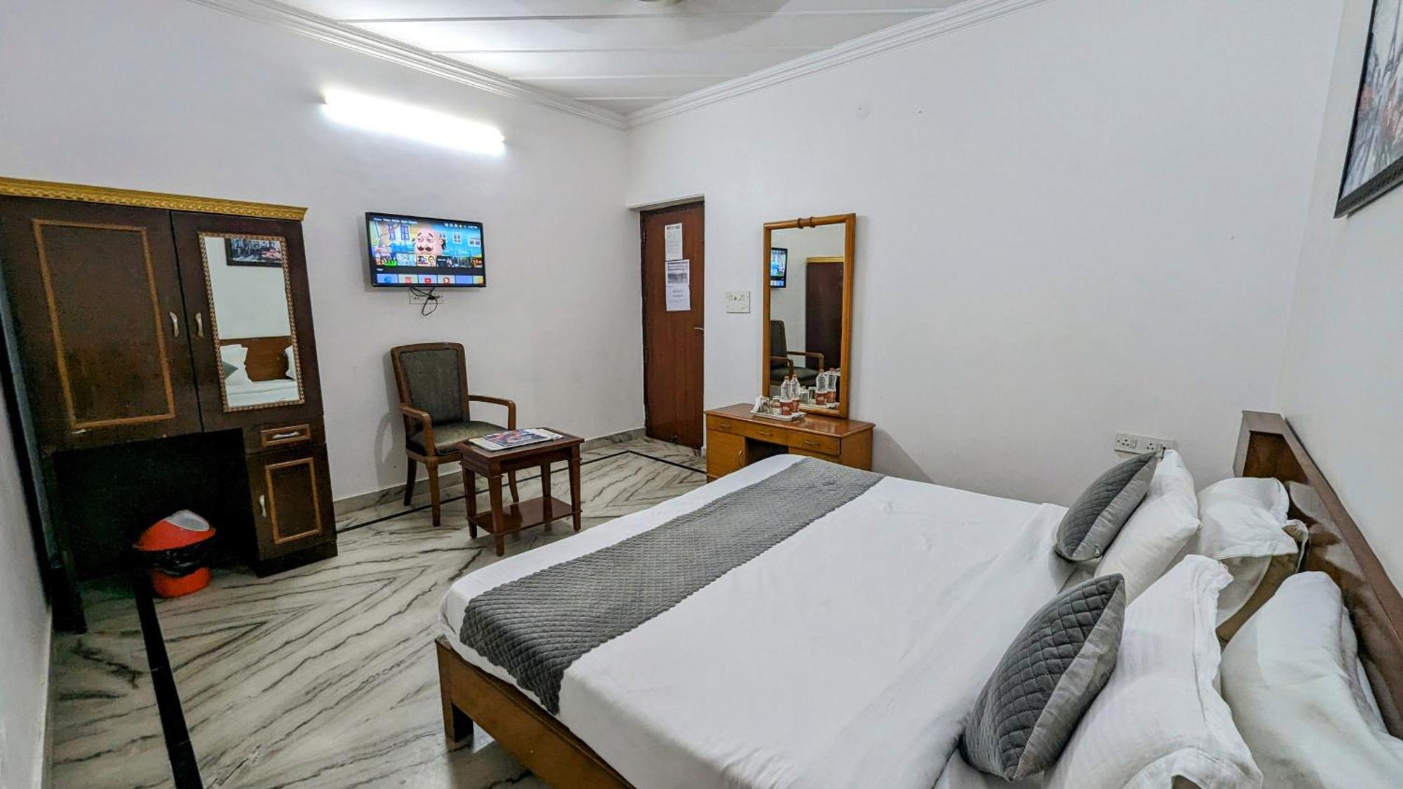 Hotel Lecston @Yashobhoomi Dwarka Sector - 25 Metro Station دلهي المظهر الخارجي الصورة