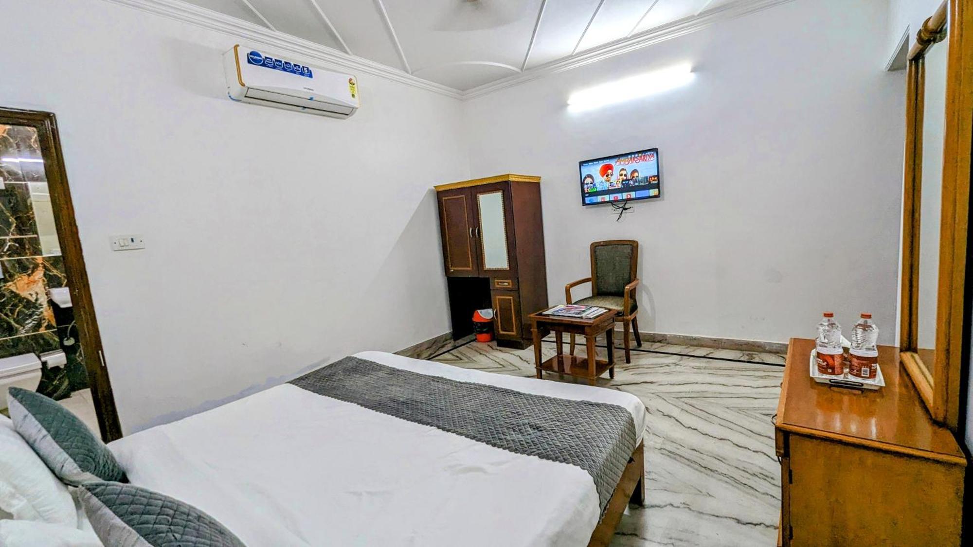 Hotel Lecston @Yashobhoomi Dwarka Sector - 25 Metro Station دلهي المظهر الخارجي الصورة