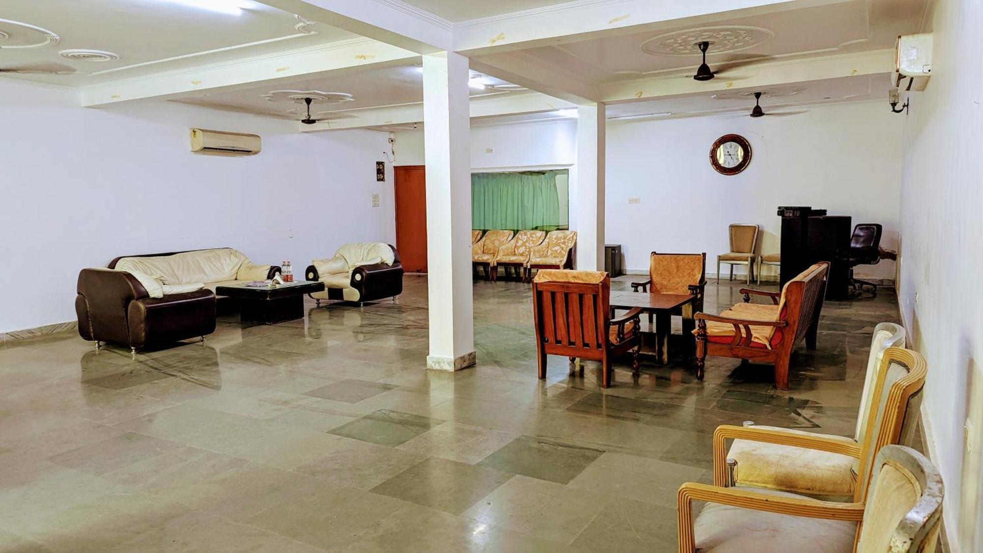 Hotel Lecston @Yashobhoomi Dwarka Sector - 25 Metro Station دلهي المظهر الخارجي الصورة