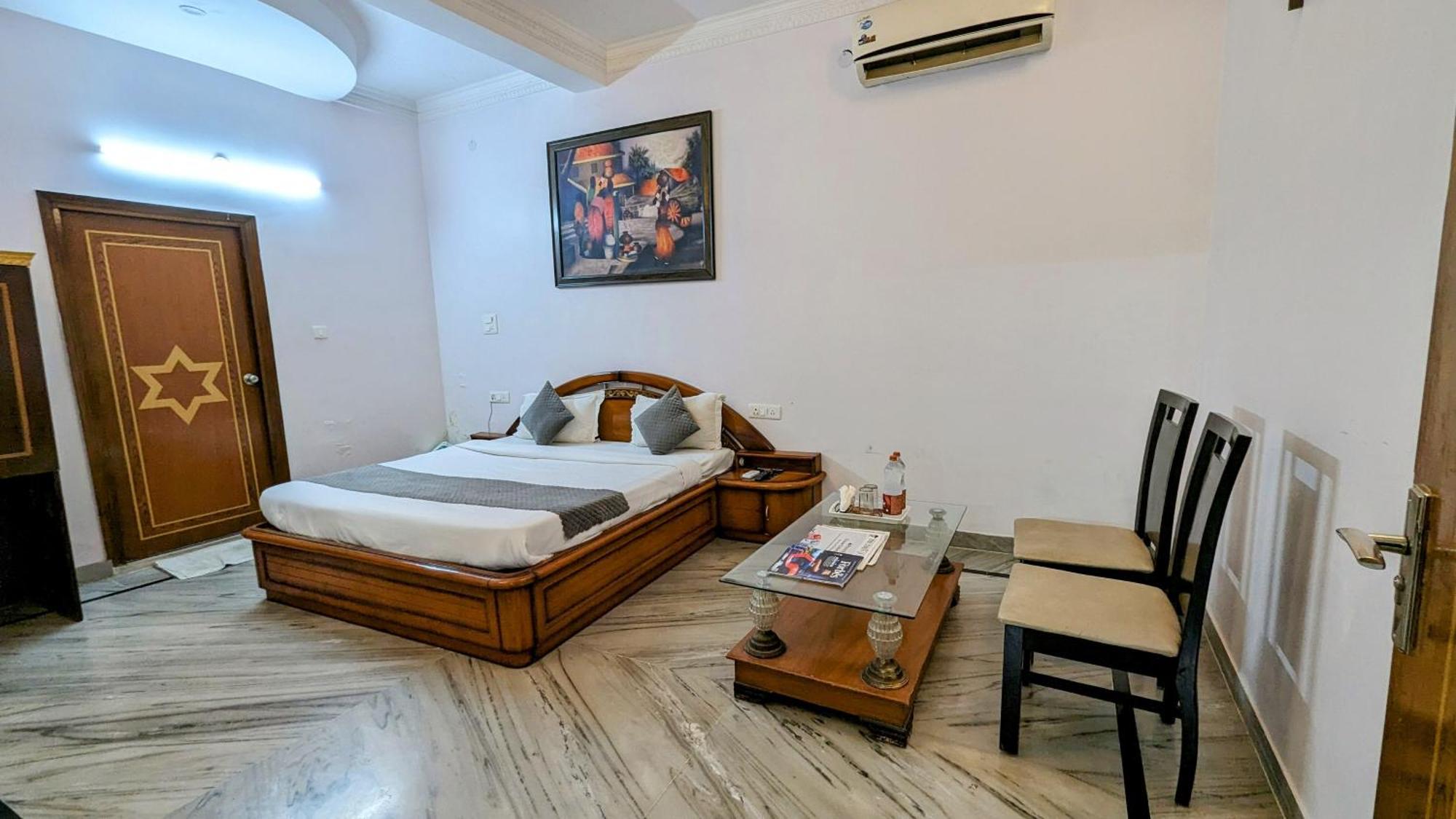 Hotel Lecston @Yashobhoomi Dwarka Sector - 25 Metro Station دلهي المظهر الخارجي الصورة