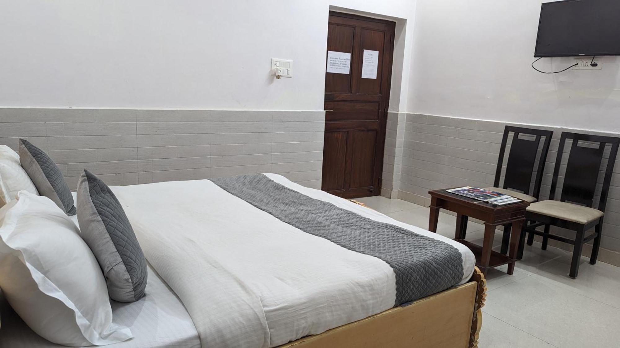 Hotel Lecston @Yashobhoomi Dwarka Sector - 25 Metro Station دلهي المظهر الخارجي الصورة