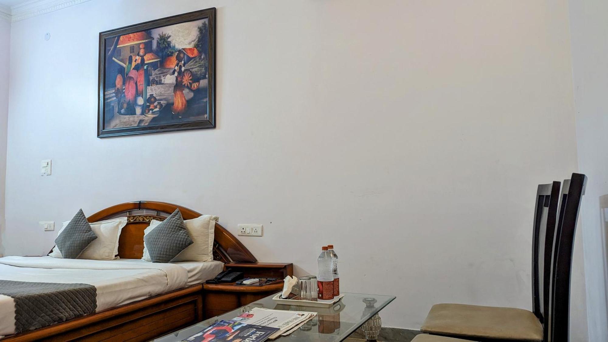 Hotel Lecston @Yashobhoomi Dwarka Sector - 25 Metro Station دلهي المظهر الخارجي الصورة
