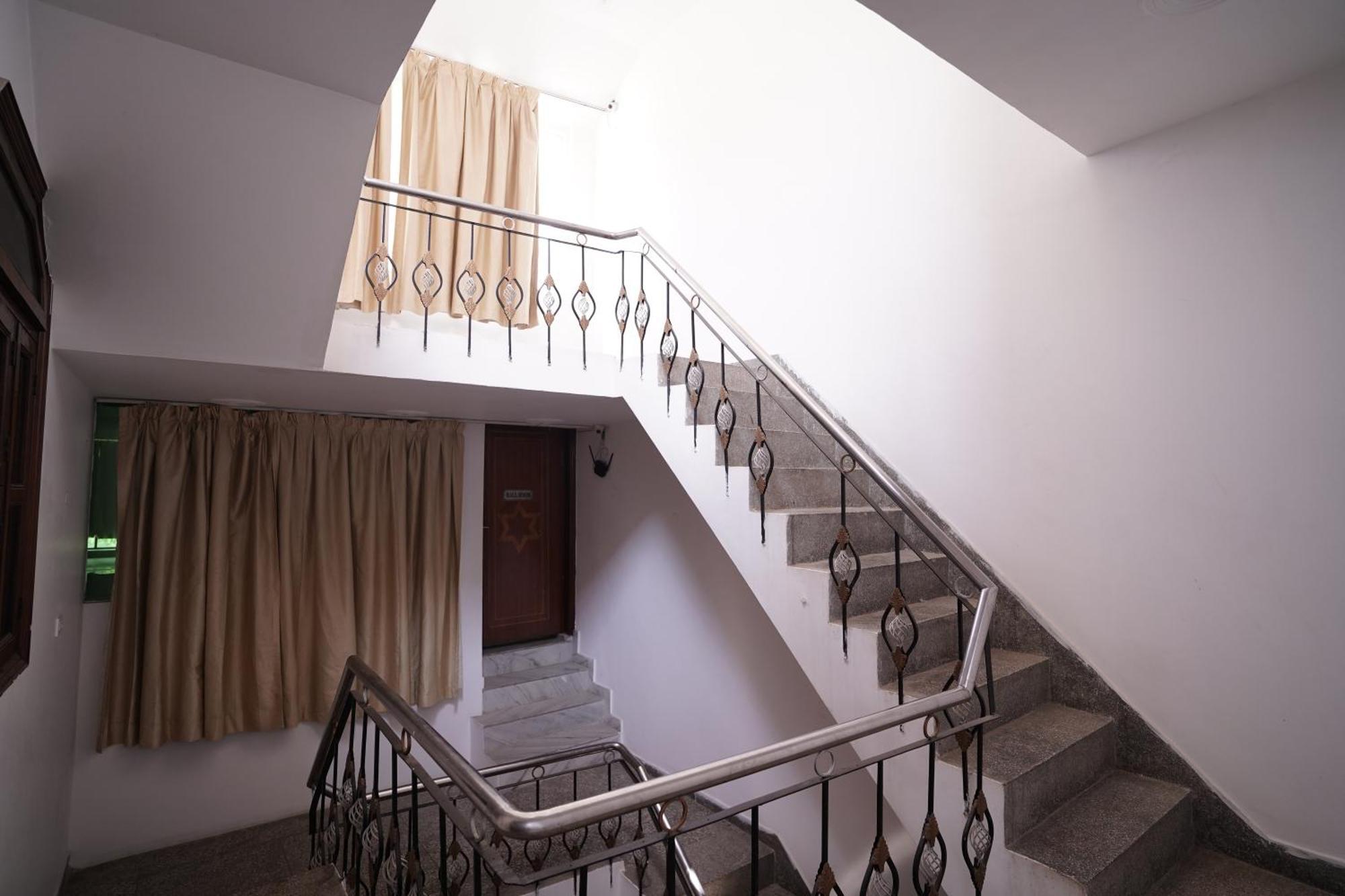 Hotel Lecston @Yashobhoomi Dwarka Sector - 25 Metro Station دلهي المظهر الخارجي الصورة