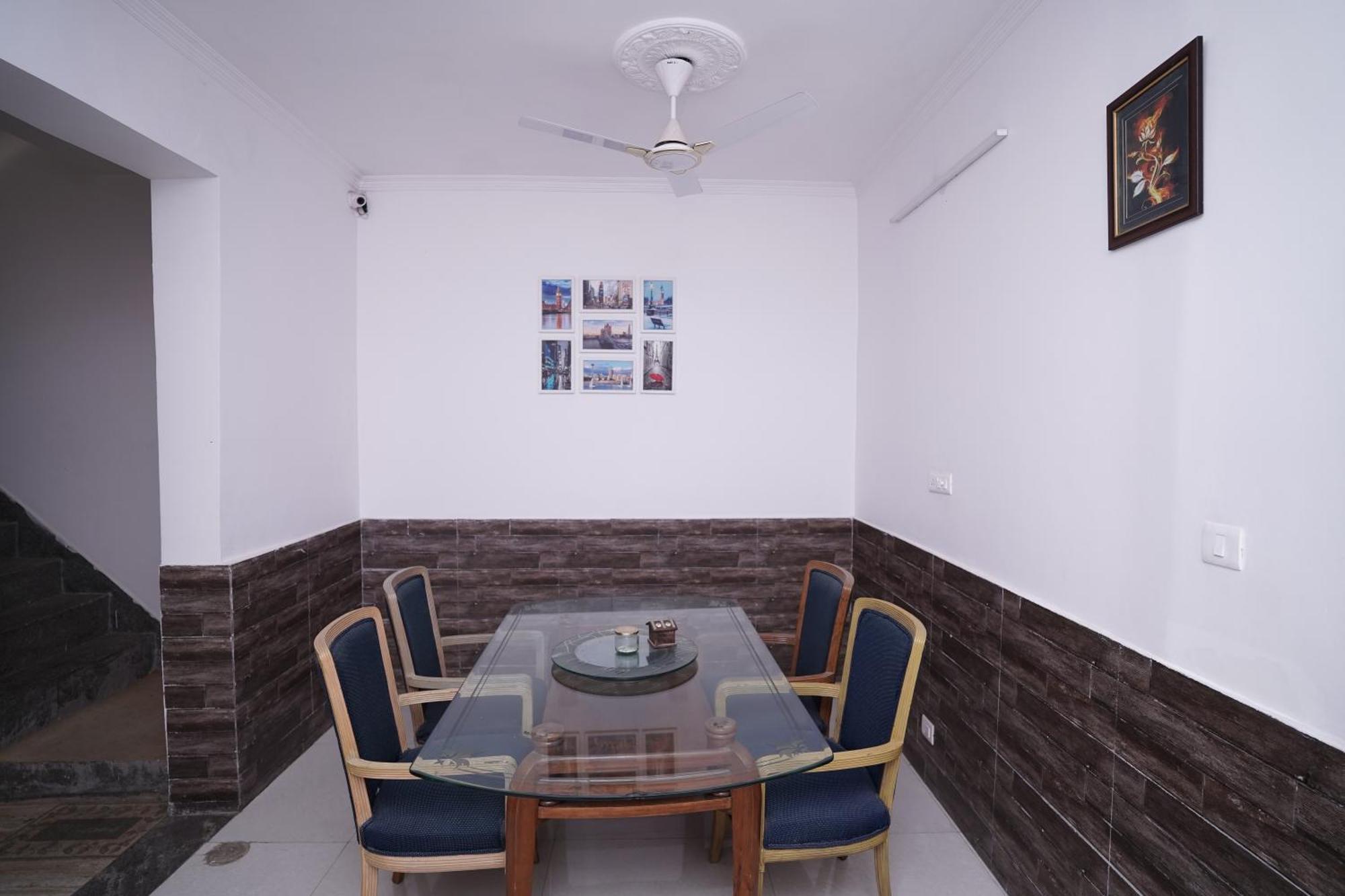 Hotel Lecston @Yashobhoomi Dwarka Sector - 25 Metro Station دلهي المظهر الخارجي الصورة
