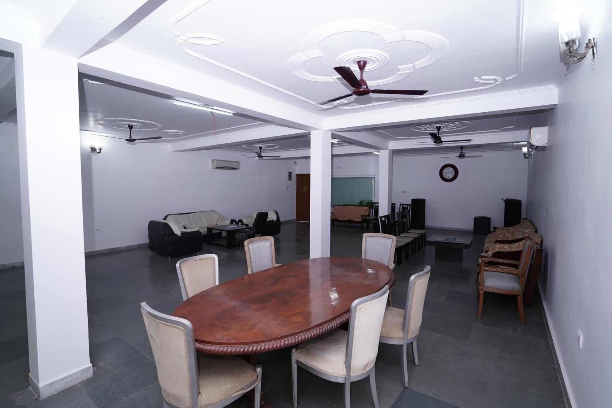 Hotel Lecston @Yashobhoomi Dwarka Sector - 25 Metro Station دلهي المظهر الخارجي الصورة