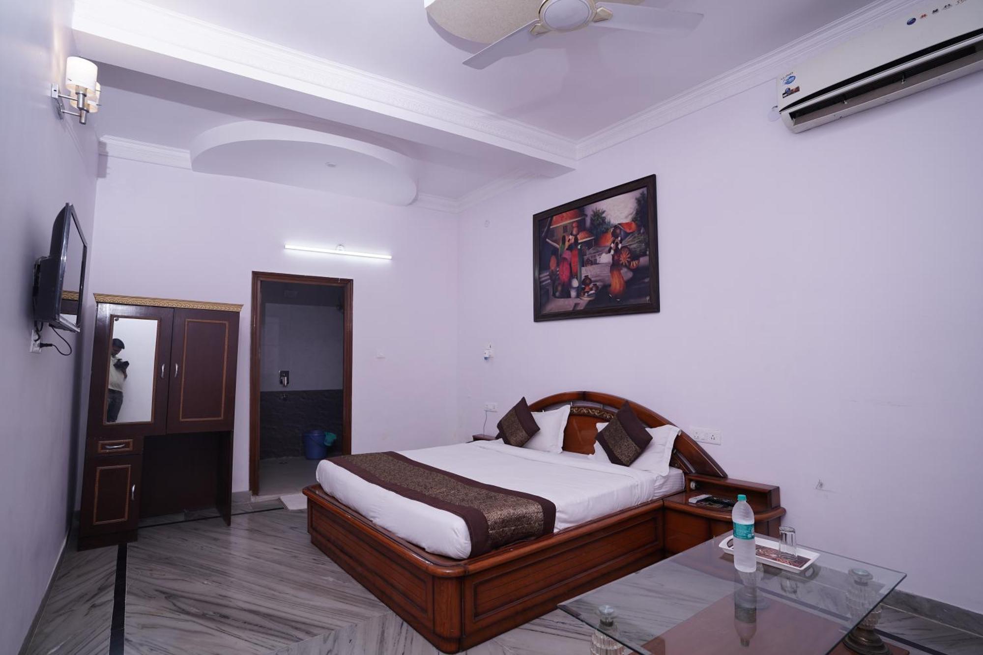 Hotel Lecston @Yashobhoomi Dwarka Sector - 25 Metro Station دلهي المظهر الخارجي الصورة
