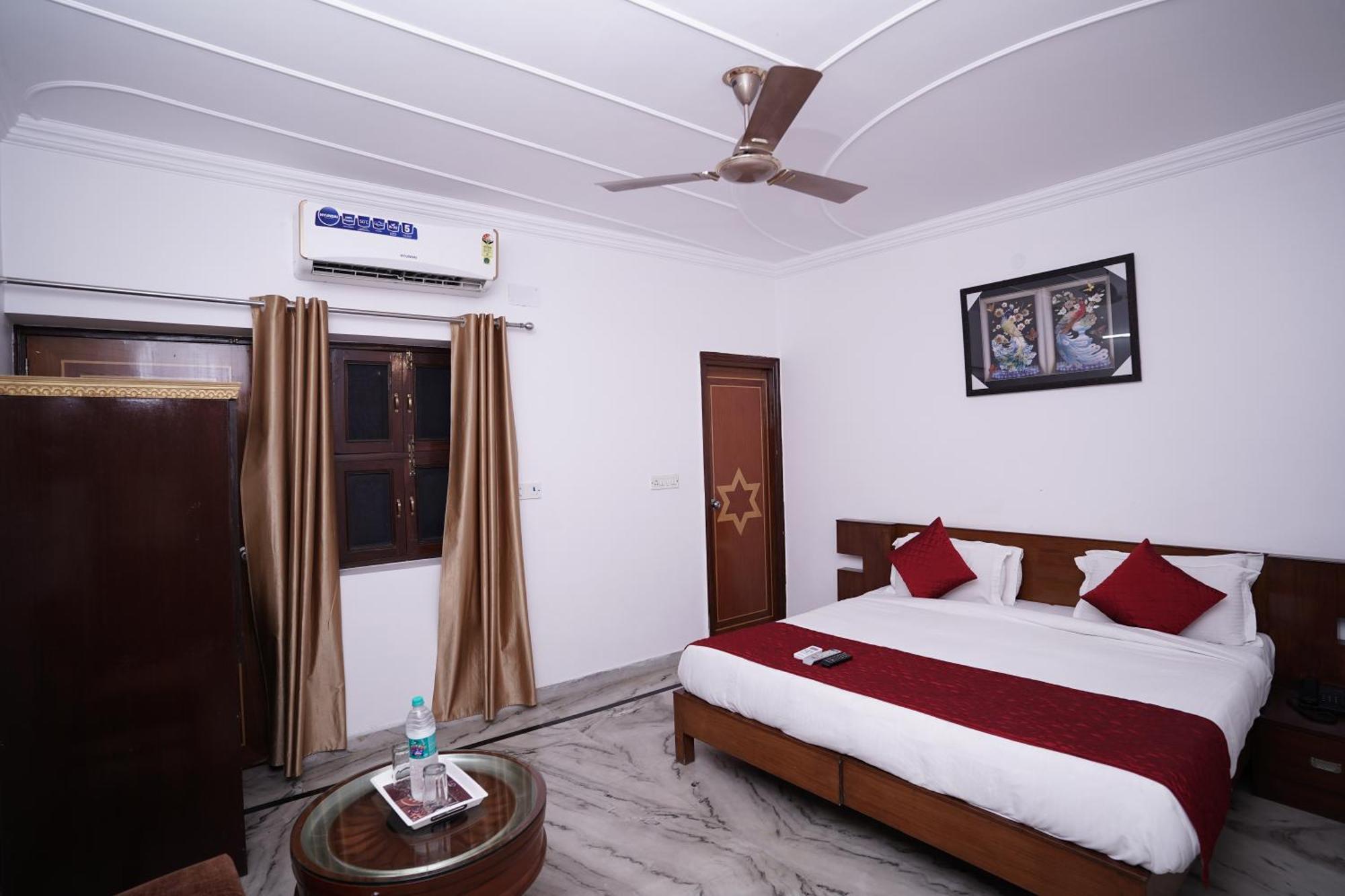 Hotel Lecston @Yashobhoomi Dwarka Sector - 25 Metro Station دلهي المظهر الخارجي الصورة
