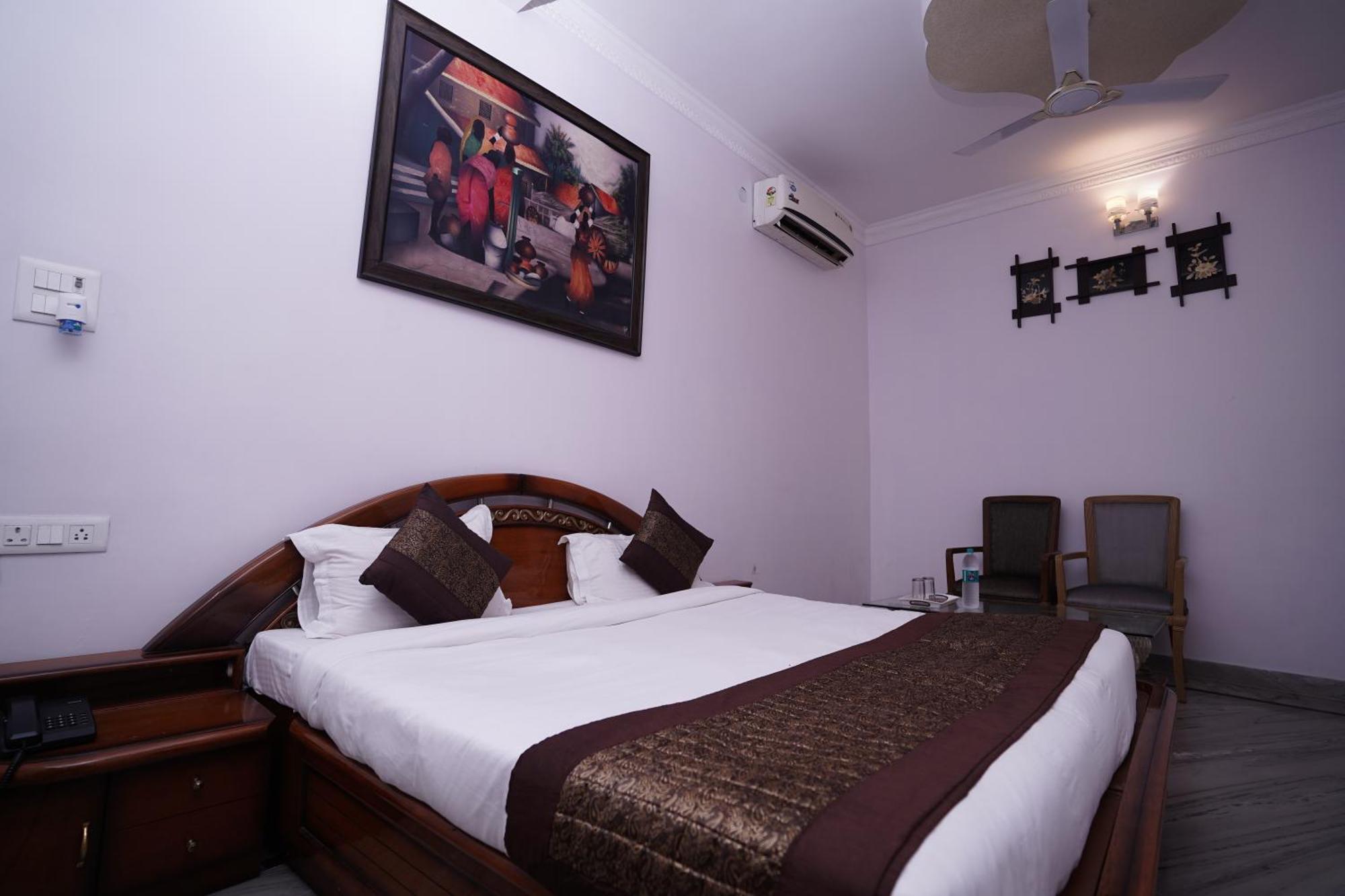 Hotel Lecston @Yashobhoomi Dwarka Sector - 25 Metro Station دلهي المظهر الخارجي الصورة