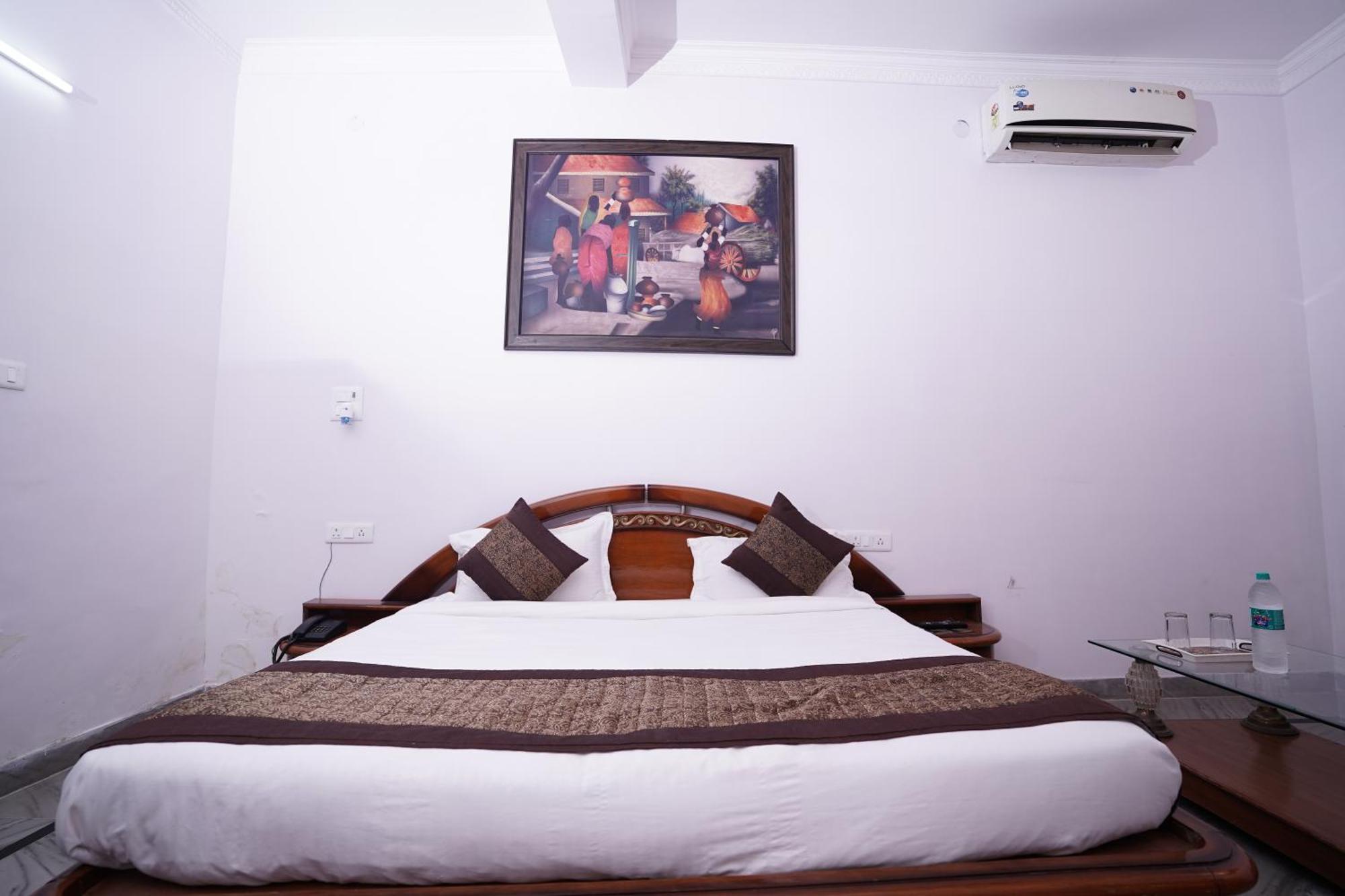 Hotel Lecston @Yashobhoomi Dwarka Sector - 25 Metro Station دلهي المظهر الخارجي الصورة