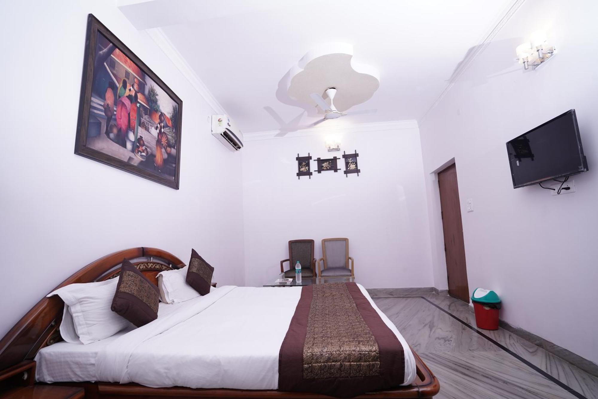 Hotel Lecston @Yashobhoomi Dwarka Sector - 25 Metro Station دلهي المظهر الخارجي الصورة
