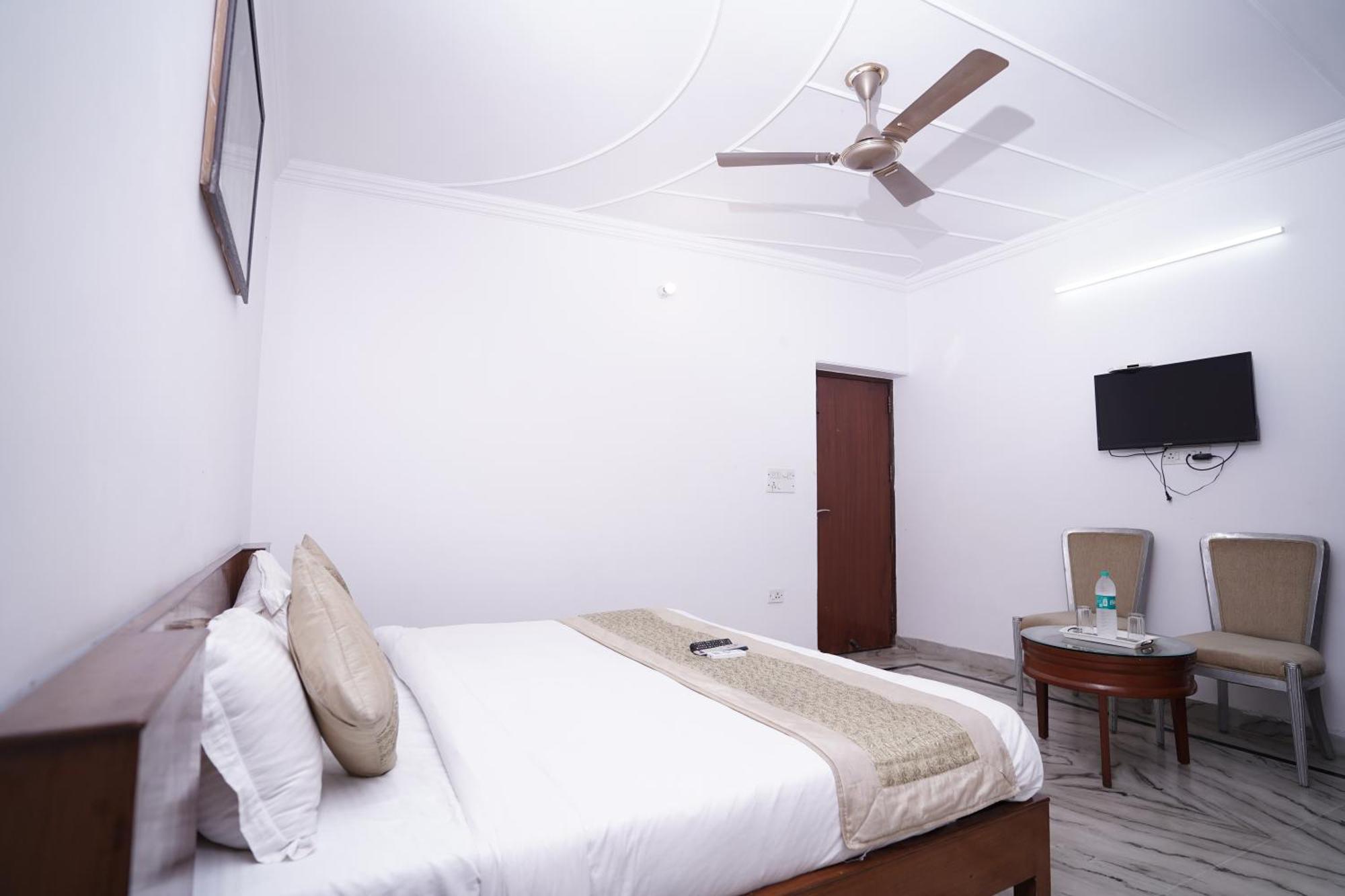 Hotel Lecston @Yashobhoomi Dwarka Sector - 25 Metro Station دلهي المظهر الخارجي الصورة