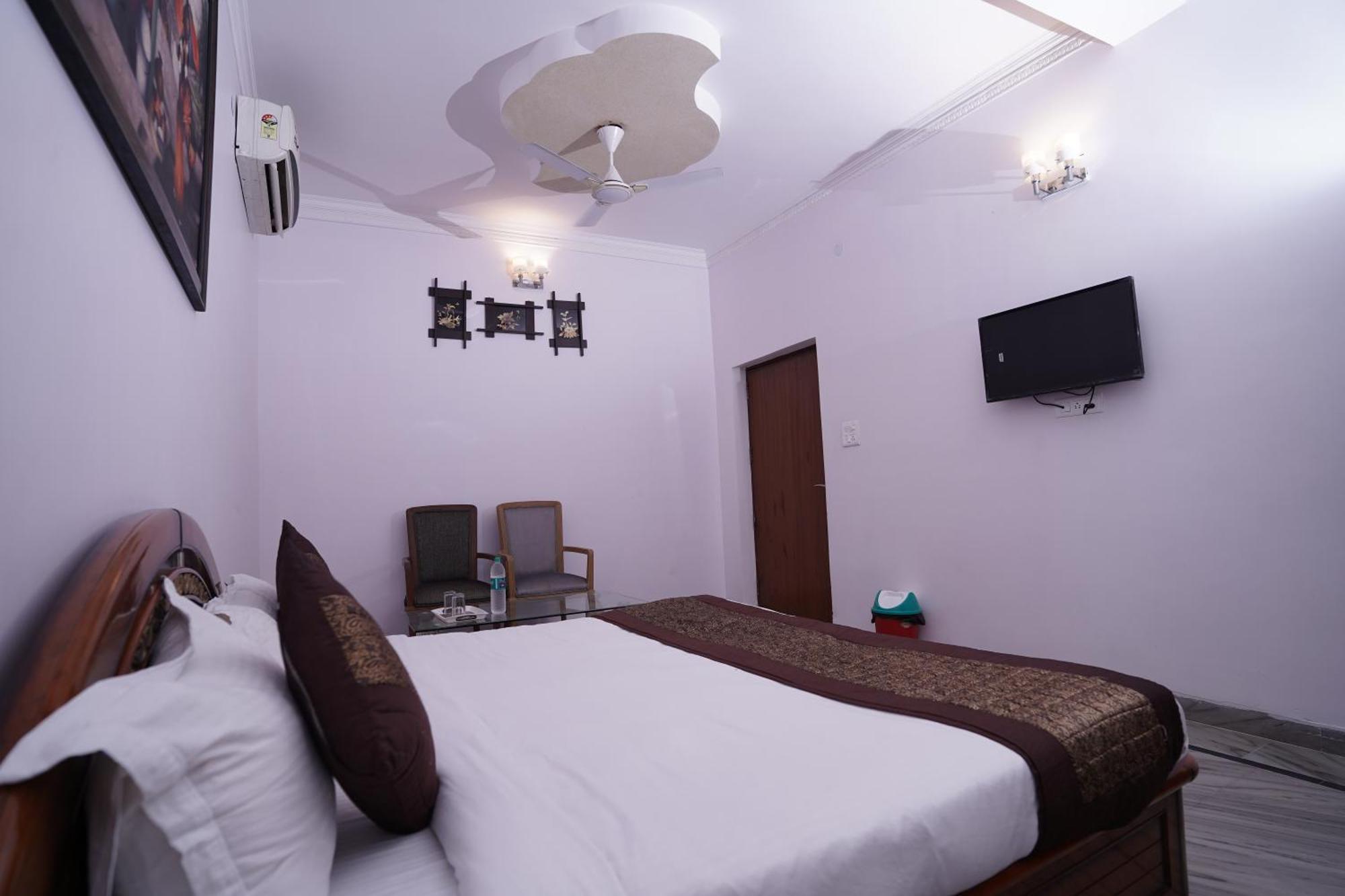 Hotel Lecston @Yashobhoomi Dwarka Sector - 25 Metro Station دلهي المظهر الخارجي الصورة